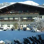 Hotel Salzburgerhof 3*