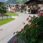 Hotel Salzburgerhof 3*
