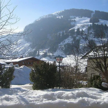 Hotel Salzburgerhof 3*