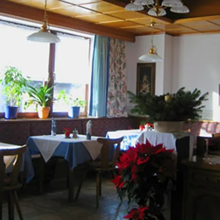 Hotel Salzburgerhof 3*