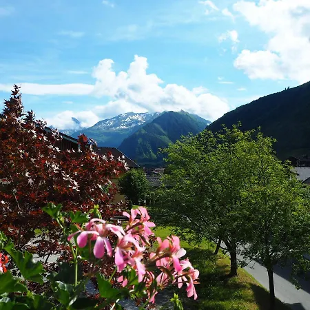 Hotel Salzburgerhof 3*