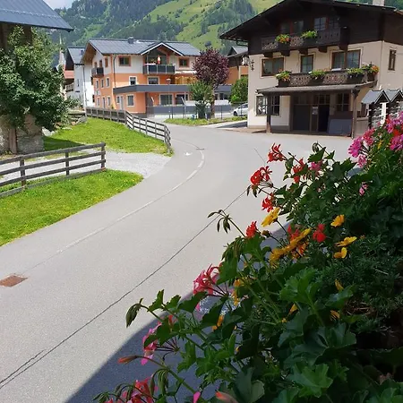 Hotel Salzburgerhof 3*