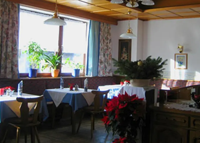 Hotel Salzburgerhof 3*