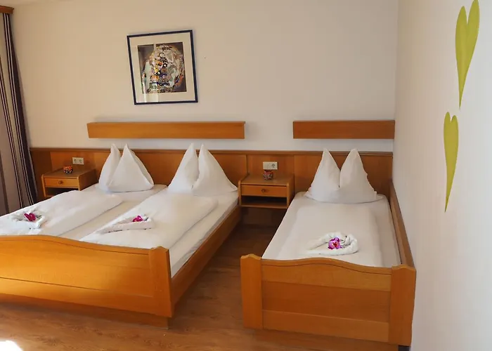 Salzburgerhof 3* راوريس